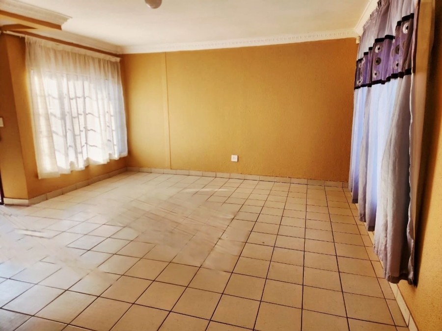 3 Bedroom Property for Sale in Geelhoutpark North West